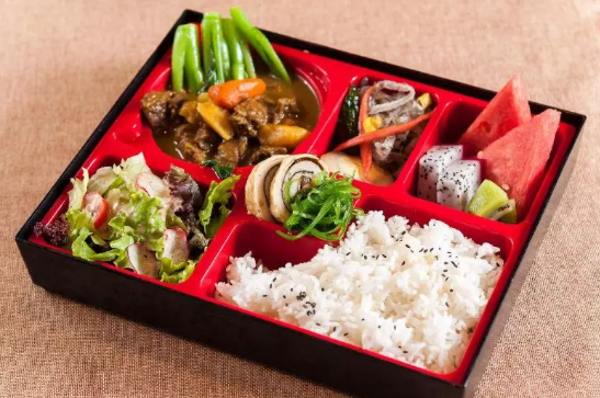 9月29日起全國(guó)鐵路停售常溫盒飯，冷鏈盒飯有望成“新寵”