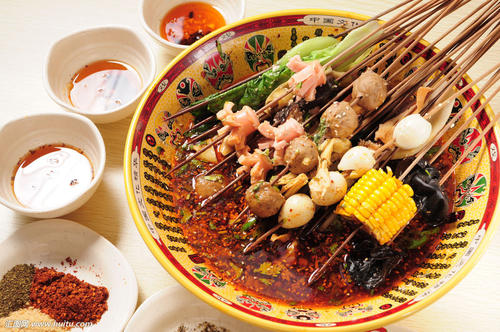 楊國福VS張亮，誰是中國麻辣燙之王？