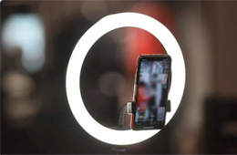 羅永浩、吳曉波頻頻“翻車”，直播帶貨還值得大力去做嗎？