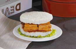  聯(lián)手老牌經(jīng)銷商，樂肴居米漢堡引爆便利店渠道