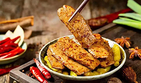 騰訊等資本入局，新老品牌混戰(zhàn)，千億鹵味市場(chǎng)如何博出位？