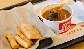 肯德基上新“河南早餐三件套”，胡辣湯油饃頭菜角均是“千味央廚造”