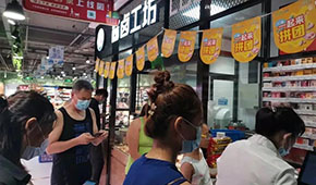 把廚房搬進(jìn)超市，跟餐飲店搶生意，預(yù)制菜成零售企業(yè)“引流利器”