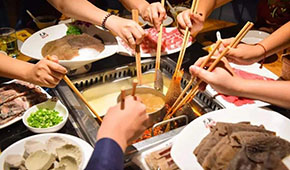 海底撈、呷哺呷哺關(guān)店，火鍋食材超市“退燒”，火鍋真的不“火”了嗎？