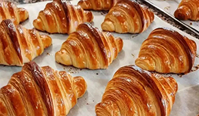 居民吃泡面，居委吃瑞士卷上熱搜  冷凍烘焙正開啟冷食新藍海