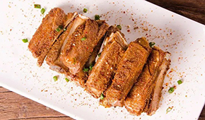 羊肉湯、羊蝎子、牛腩煲、小炒黃牛肉……爆款頻出，看預(yù)制菜玩家們?nèi)绾巍芭胙蛟着！?/>
                </div>
                <div   id=