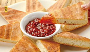 發(fā)現(xiàn)增長(zhǎng)品類 | 蔥包燴、火燒饃、菜蟒、菜盒…食品研發(fā)向地方特色小吃找靈感